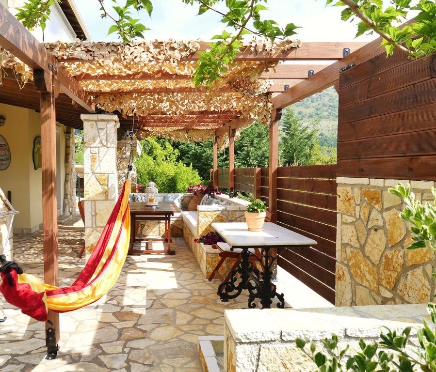 Villa Victoria Boutique Apartments Sívota Extérieur photo